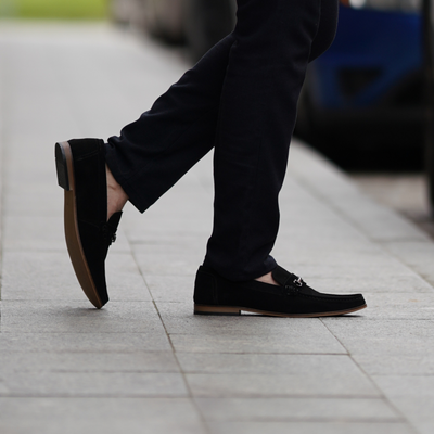 Brązowe loafersy męskie z naturalnego zamszu – eleganckie mokasyny skórzane