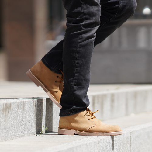 Skórzane męskie buty Chukka w kolorze piaskowym M467BS