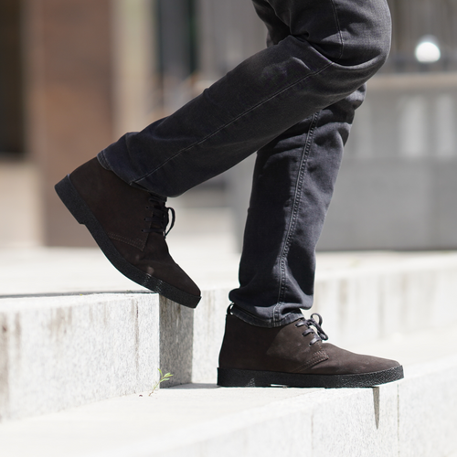 Klasyczne buty męskie Chukka z zamszu naturalnego - ciemny brąz