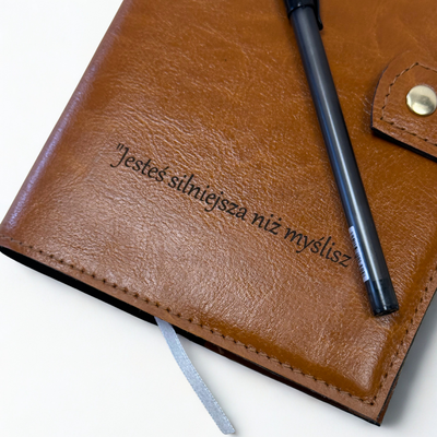 Personalizowana skórzana okładka na notes kalendarz Solier SA41 camel