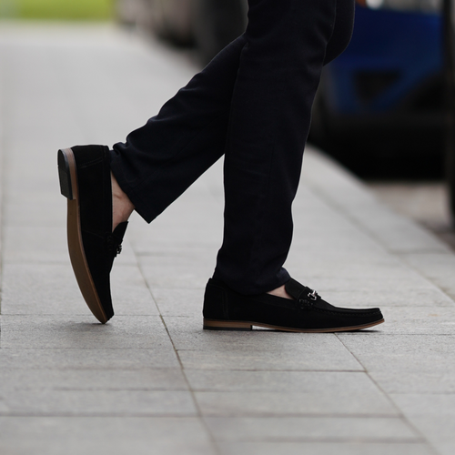 Brązowe loafersy męskie z naturalnego zamszu – eleganckie mokasyny skórzane