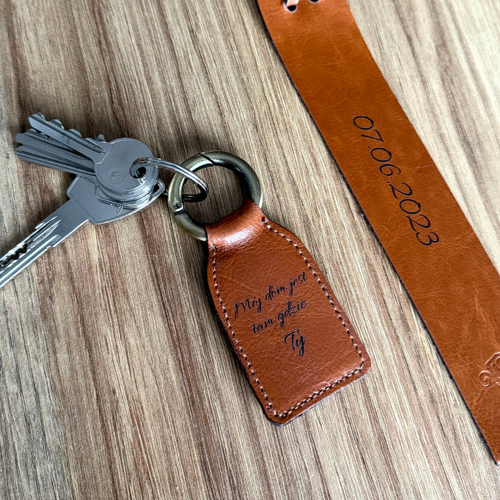 Personalizowany skórzany brelok Solier SA61 brązowy vintage skóra roślinnie garbowana