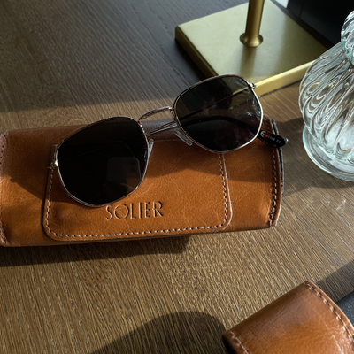 Personalizowane skórzane etui na okulary Solier SA37 camel