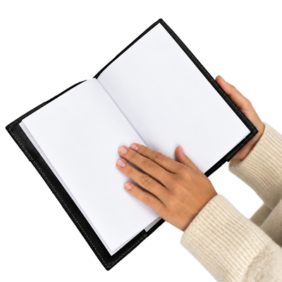 Personalizowany notes skórzany A5 z paskiem SA67 czarny wzór